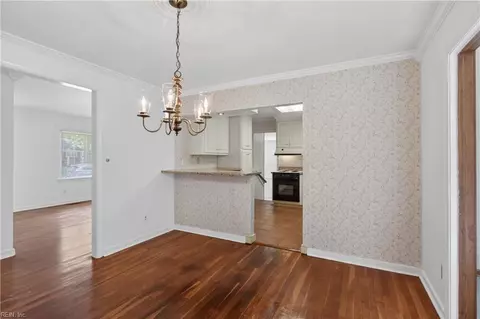 Dining - 4709 Threechopt Rd, Hampton, VA 23666 photo 2 of 2