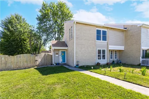 5701 Morningside Ct, Virginia Beach, VA 23462