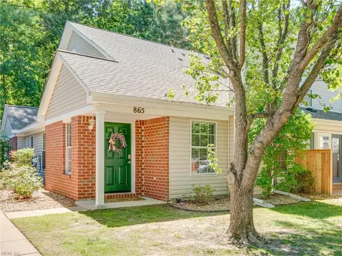 865 Miller Creek Ln, Newport News, VA 23602
