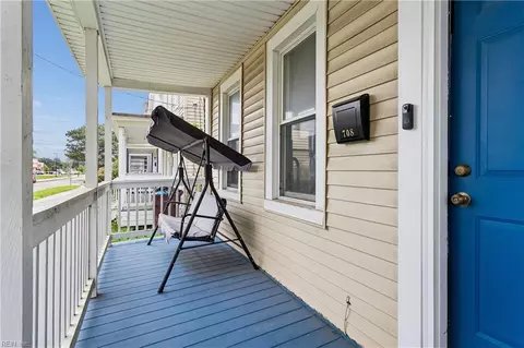 Exterior - 708 B St, Chesapeake, VA 23324 photo 2 of 5