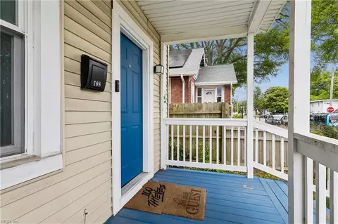 Exterior - 708 B St, Chesapeake, VA 23324 photo 3 of 5