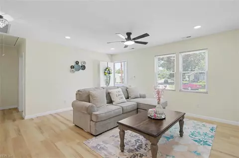 Living - 54 Cavalier Rd, Hampton, VA 23669 photo 1 of 2