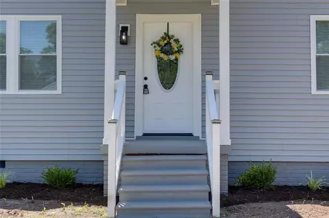 Exterior - 54 Cavalier Rd, Hampton, VA 23669 photo 3 of 8