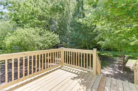 Exterior - 54 Cavalier Rd, Hampton, VA 23669 photo 7 of 8