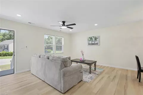 Living - 54 Cavalier Rd, Hampton, VA 23669 photo 2 of 2