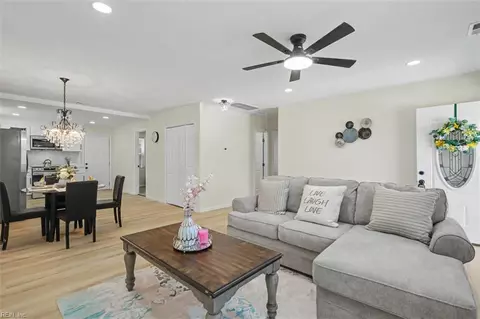 54 Cavalier Rd, Hampton, VA 23669