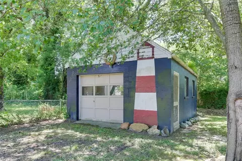 Exterior - 54 Cavalier Rd, Hampton, VA 23669 photo 4 of 8
