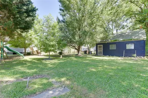 Exterior - 54 Cavalier Rd, Hampton, VA 23669 photo 5 of 8