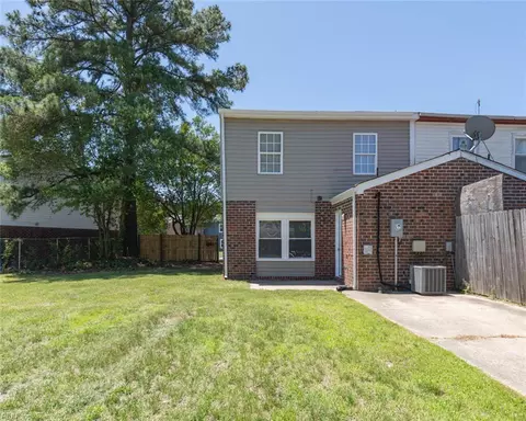 Exterior - 4032 Sloop Trl, Chesapeake, VA 23321 photo 5 of 5