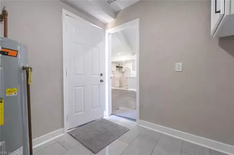 Entry Way - 4032 Sloop Trl, Chesapeake, VA 23321 photo 5 of 5