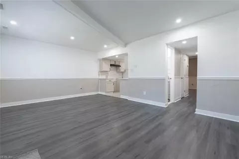 Living - 4032 Sloop Trl, Chesapeake, VA 23321 photo 5 of 10