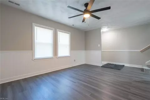 Living - 4032 Sloop Trl, Chesapeake, VA 23321 photo 3 of 10