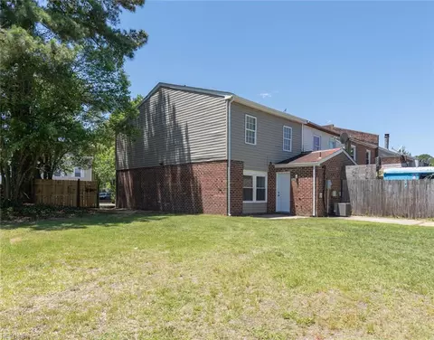 Exterior - 4032 Sloop Trl, Chesapeake, VA 23321 photo 4 of 5