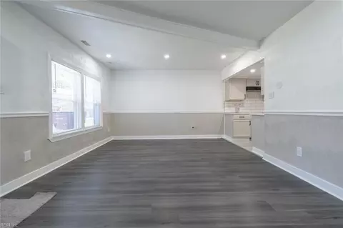Living - 4032 Sloop Trl, Chesapeake, VA 23321 photo 10 of 10