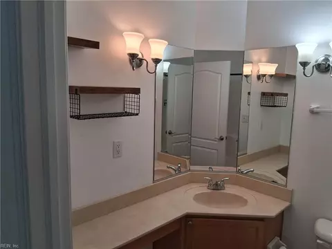 Bath - 1507 Hambledon Loop, Chesapeake, VA 23320 photo 4 of 4