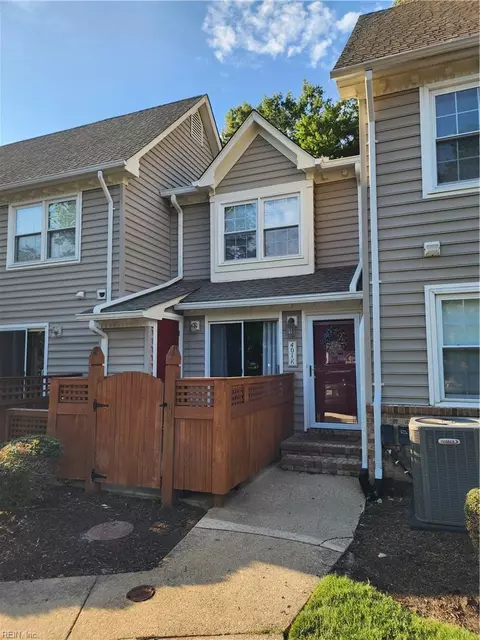 401 Henley Ct #K, Chesapeake, VA 23320