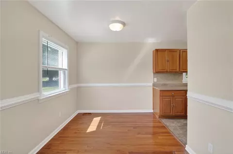 Dining - 25 Berkley Dr, Hampton, VA 23663 photo 1 of 1