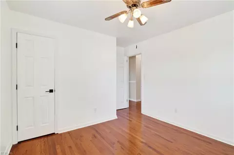 Bedroom - 25 Berkley Dr, Hampton, VA 23663 photo 6 of 10