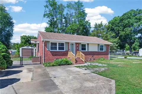 25 Berkley Dr, Hampton, VA 23663