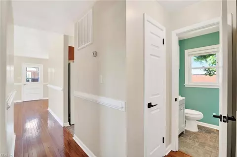 Entry Way - 25 Berkley Dr, Hampton, VA 23663 photo 1 of 1