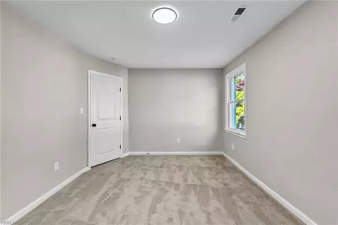 Bedroom - 137 Clyde St, Hampton, VA 23669 photo 11 of 23