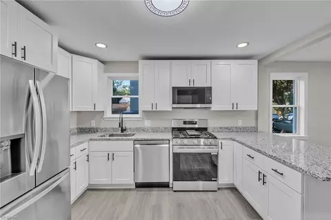 Kitchen - 137 Clyde St, Hampton, VA 23669 photo 2 of 3