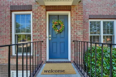329 Herman Melville Ave, Newport News, VA 23606