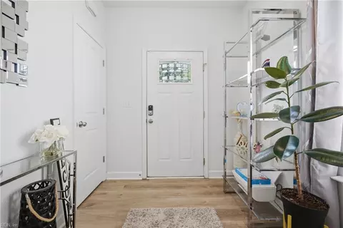 Entry Way - 612 Smith St, Hampton, VA 23661 photo 1 of 7