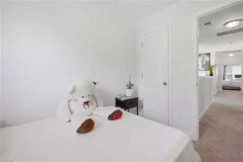 Bedroom - 612 Smith St, Hampton, VA 23661 photo 2 of 8