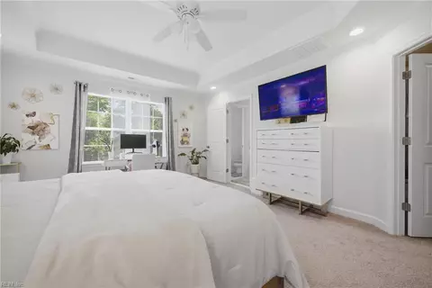 Bedroom - 612 Smith St, Hampton, VA 23661 photo 7 of 8