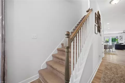 Entry Way - 612 Smith St, Hampton, VA 23661 photo 7 of 7