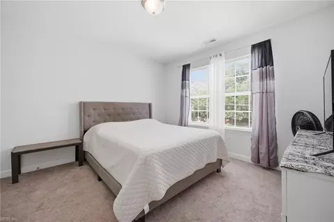 Bedroom - 612 Smith St, Hampton, VA 23661 photo 3 of 8