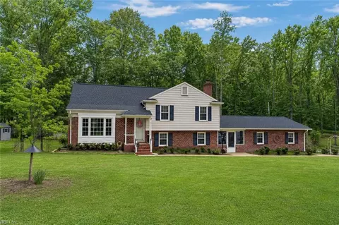 404 Bunker Cir, Sandston, VA 23150