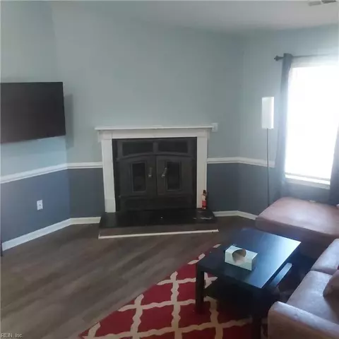 75 Sanlun Lakes Dr, Hampton, VA 23666 photo 2