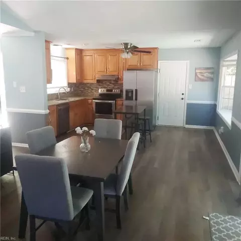 75 Sanlun Lakes Dr, Hampton, VA 23666 photo 3