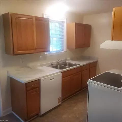 34 Westover St, Hampton, VA 23669 photo 3