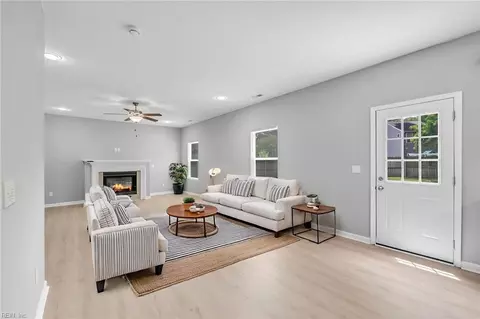 Living - 6335 Devonshire Rd, Norfolk, VA 23513 photo 3 of 8