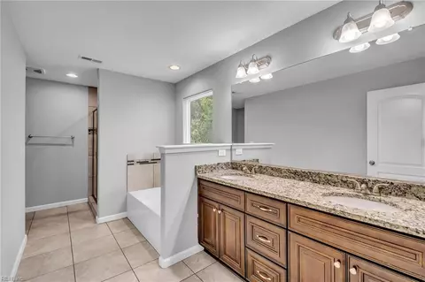 Entry Way - 6335 Devonshire Rd, Norfolk, VA 23513 photo 8 of 10
