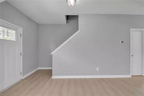 Entry Way - 6335 Devonshire Rd, Norfolk, VA 23513 photo 6 of 10