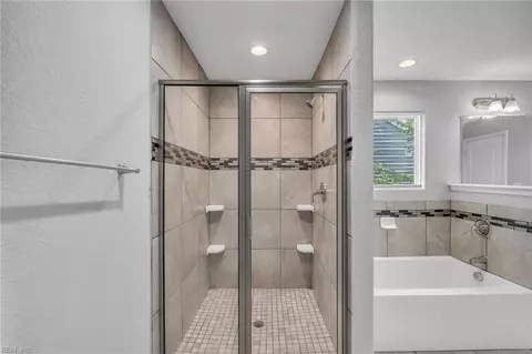 Bath - 6335 Devonshire Rd, Norfolk, VA 23513 photo 2 of 3