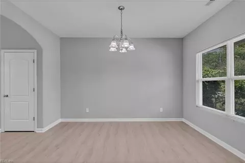 Entry Way - 6335 Devonshire Rd, Norfolk, VA 23513 photo 3 of 10