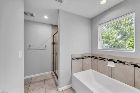 Bath - 6335 Devonshire Rd, Norfolk, VA 23513 photo 1 of 3