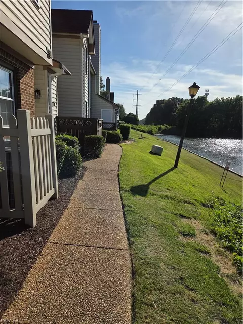 952 Saint Andrews Rch Reach #B, Chesapeake, VA 23320