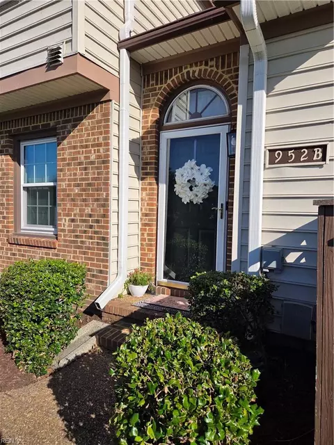 952 Saint Andrews Rch Reach #B, Chesapeake, VA 23320