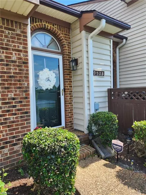 952 Saint Andrews Reach Rch Reach #B, Chesapeake, VA 23320