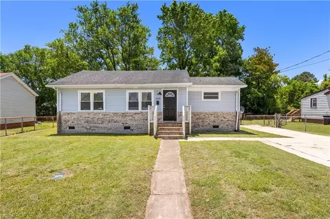 125 Median Cir, Portsmouth, VA 23701