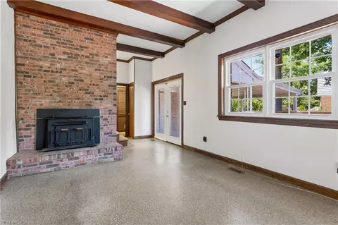 Living - 1667 Neptune Dr, Hampton, VA 23669 photo 3 of 3