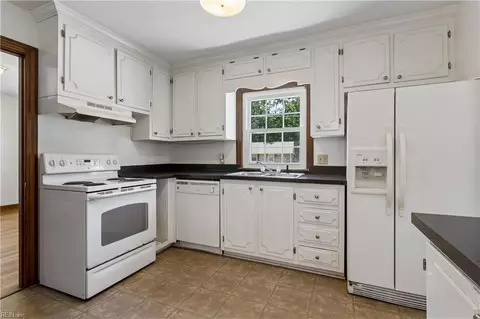 Kitchen - 1667 Neptune Dr, Hampton, VA 23669 photo 1 of 1