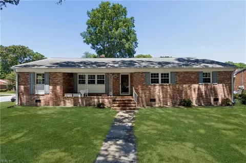1667 Neptune Dr, Hampton, VA 23669