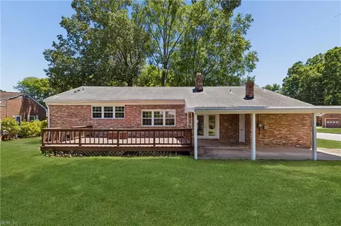 Exterior - 1667 Neptune Dr, Hampton, VA 23669 photo 7 of 8
